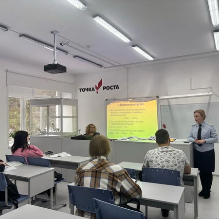 Визит сотрудников ГАИ в школу: профилактика дорожно-транспортных происшествий