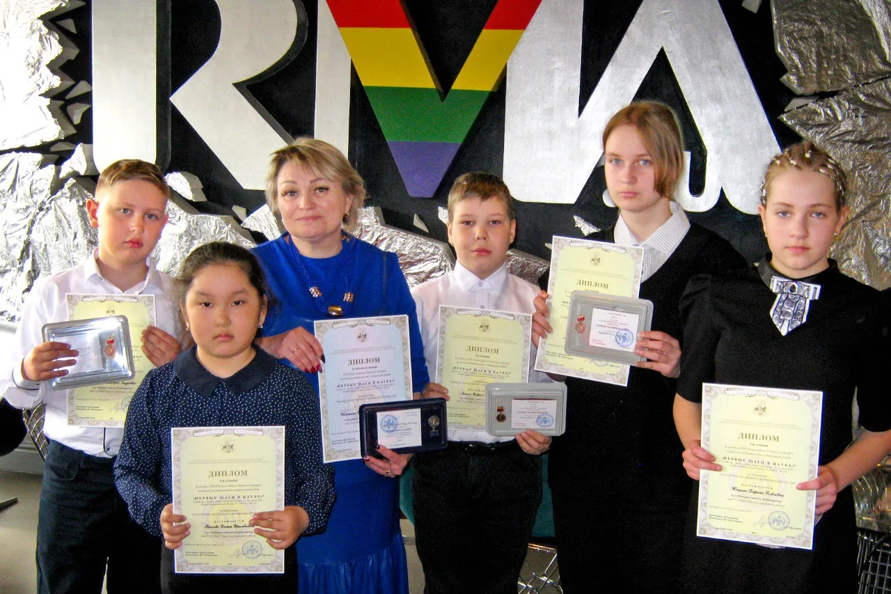 Первые шаги в науке. Сухоложские школьники снова вернулись с победой.