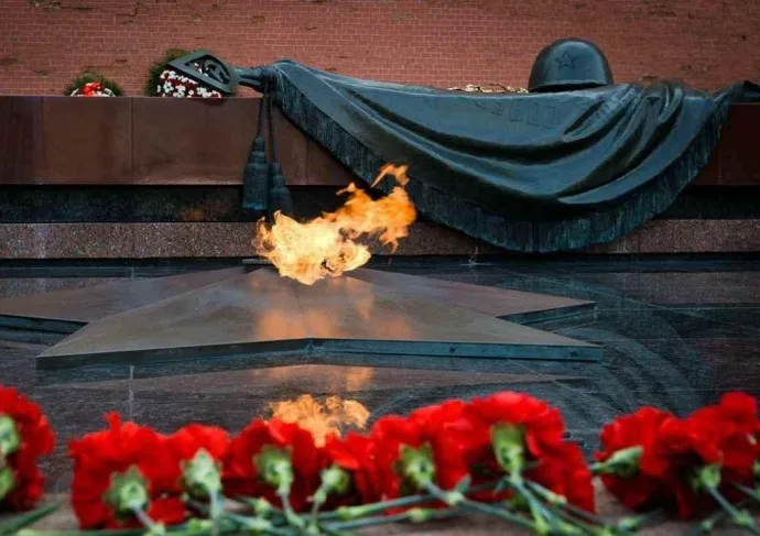 Минута молчания в памятный день